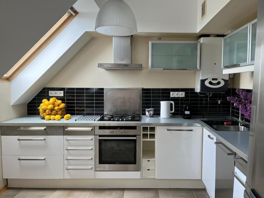 Apartament Hemingwaya Еленя-Гура Экстерьер фото